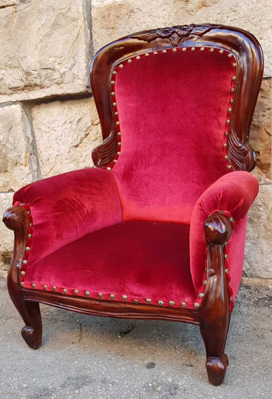 כיסא לטבורט