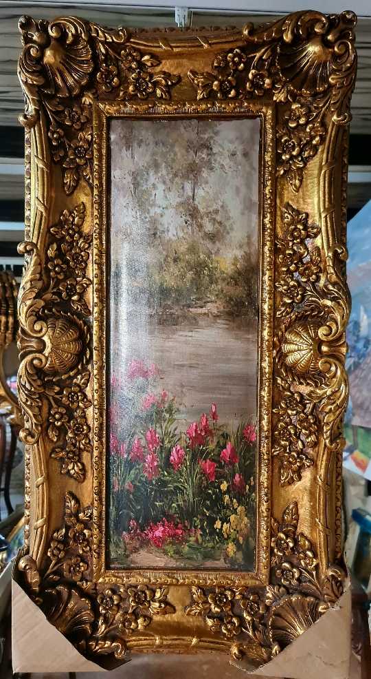 תמונה אובלית מזהב