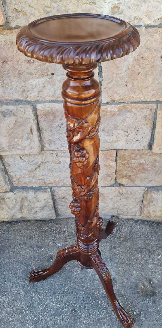 מעמד נוי ענבים  מגולף